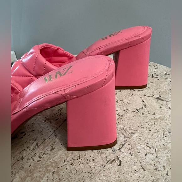 🩷 Zara pink quilted open toe faux leather heeled sandals gently used - Picture 3 of 7